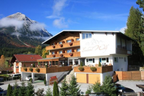 Отель Landhotel Wolf  Лёйташ